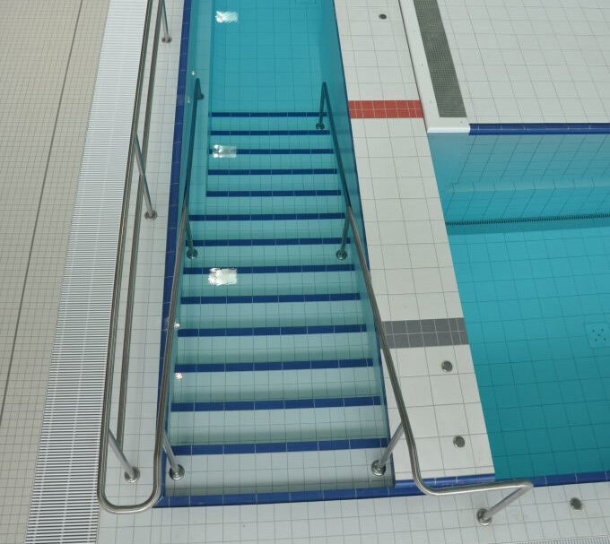 Stufenkantenmarkierung Schwimmbad