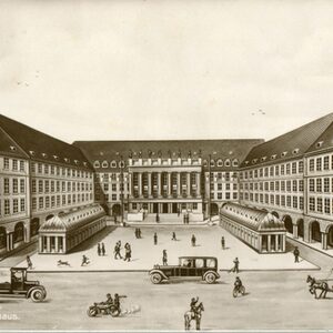 Postkarte mit Abbildung des Historischen Rathauses mit Kutschen und historischen Automobilen im Vordergrund