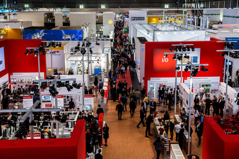 Hannover,,Germany,-,April,,2018:,Visitors,In,Exhibition,Stands,And