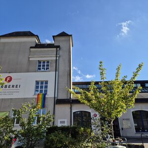 Färberei mit Regenbogeb Fahne