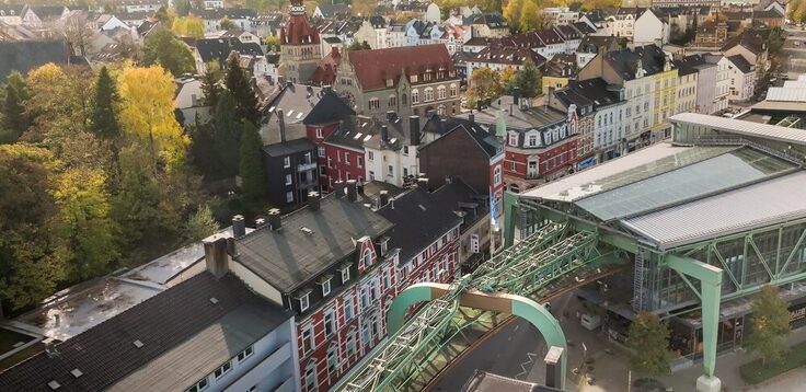 Stadtführungen Wuppertal_Blick auf die Schwebebahn und Vohwinkel