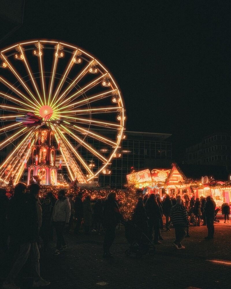 Vorweihnachtliche Stimmung am Neumarkt in Elberfeld