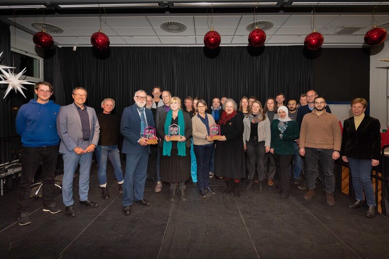 Alle Preistragenden des Wuppertaler Heimat-Preises 2022 und Oberbürgermeister Uwe Schneidewind