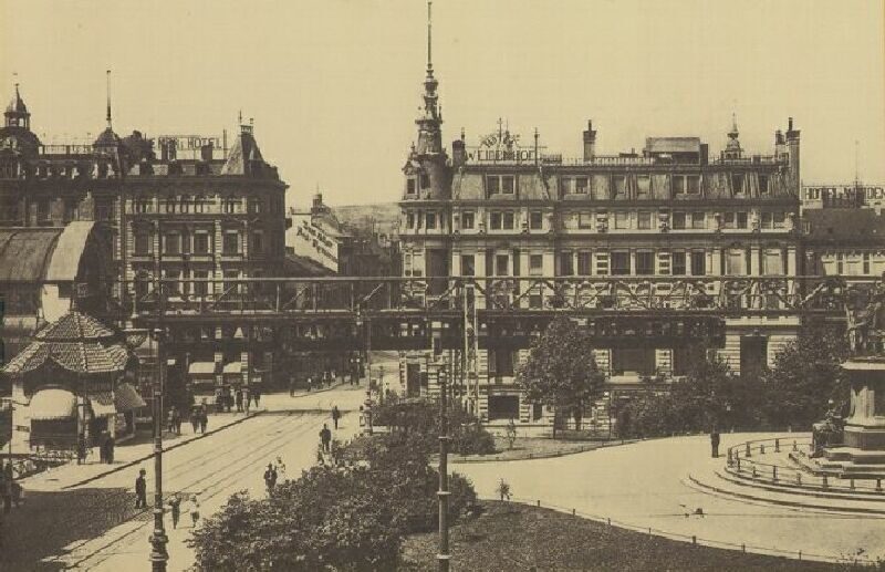 Blick vom Döppersberg über den Brausenwerther Platz Richtung Alte Freiheit und Innenstadt, etwa 1905