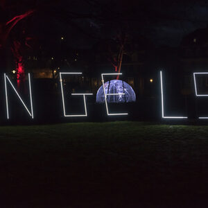 LED-Schriftzug Engels im Engelsgarten.
