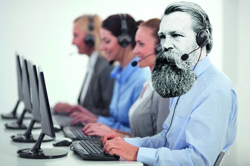Fotomontage: Friedrich Engels sitzt im Callcenter.
