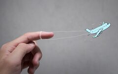 Cartoon Flugzeug zieht Zeigefinger