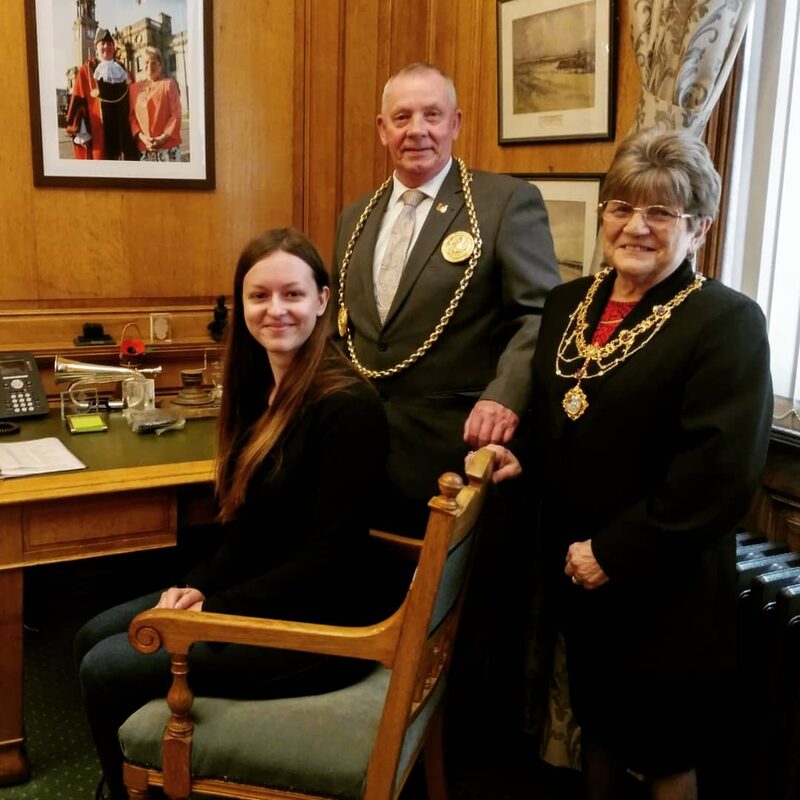 Mayor, Mayoress und Frau Vierzigmann im Büro