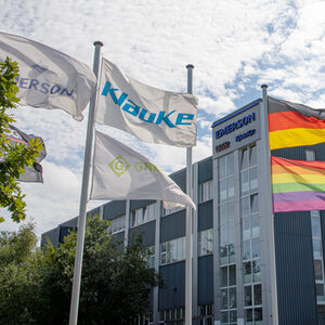 Flaggen vor Emerson - Gustav Klauke GmbH in Remscheid