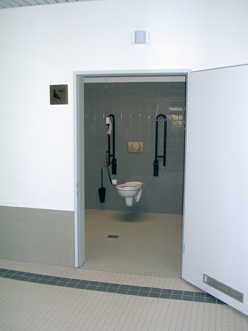 Separates Barrierefrei-WC im Badbereich