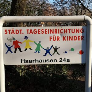Schild der Tageseinrichtung für Kinder