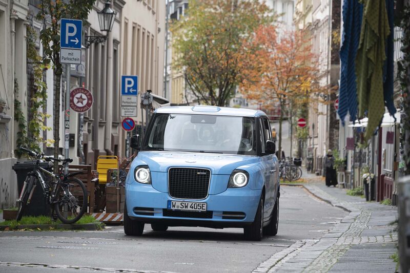 London Taxi LEVEC Fahrzeug On Demand E-Mobilität Selbstfahrend Projekt