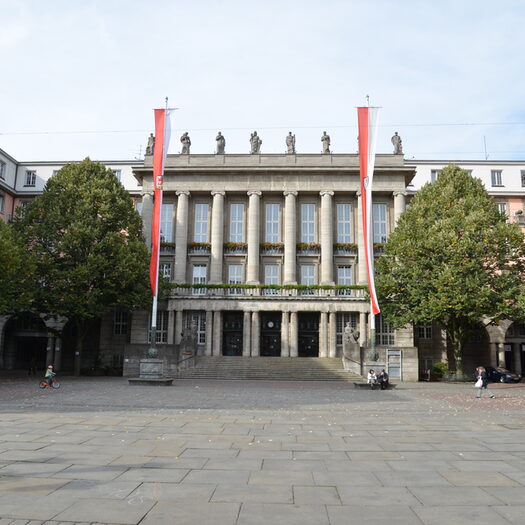 Rathaus Johannes-Rau-Platz