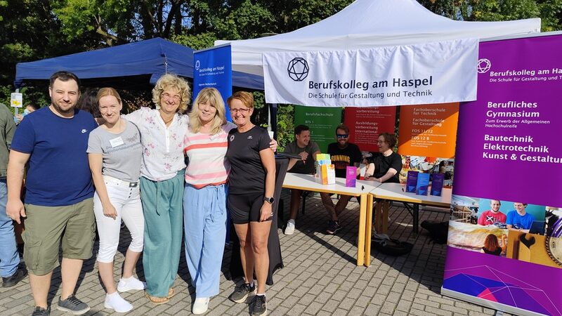 Gruppenbild der KoKo mit BK Haspel und BWBK beim Volkslauf.