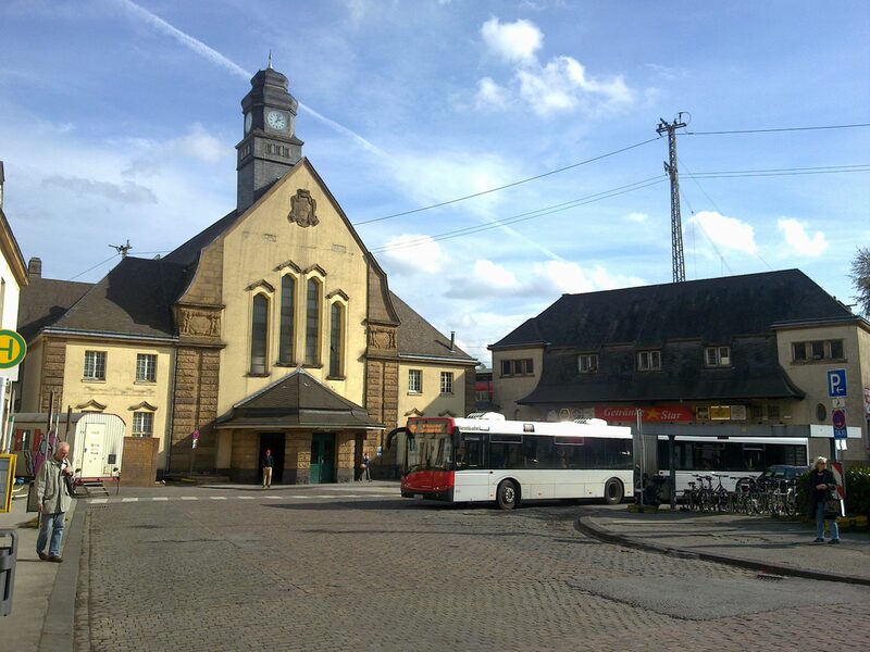 Der Bahnhof in Vohwinkel und der Vorplatz, der nun umgebaut wird.