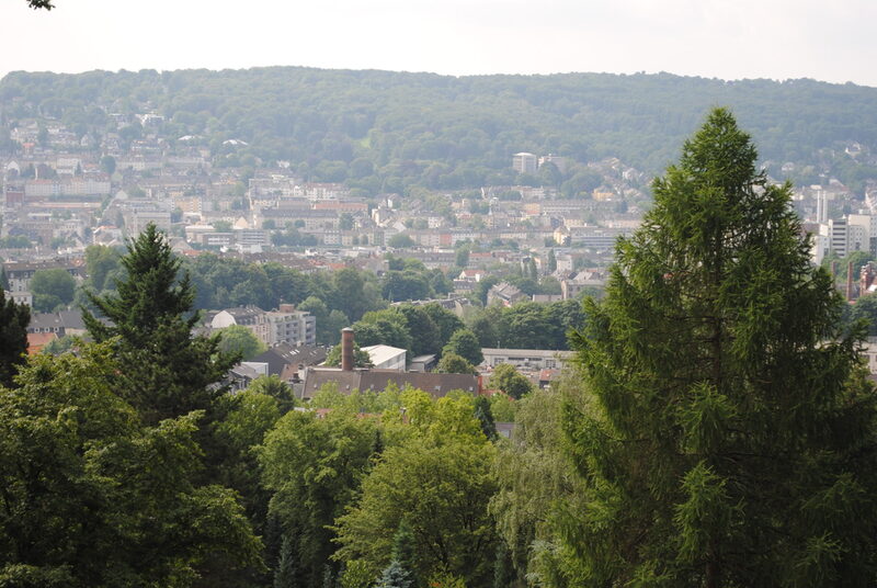 In Wuppertal sind Stadt und Wald häufig sehr nah beieinander.