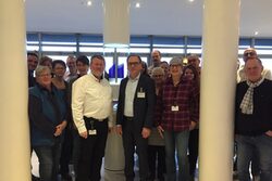 Oberbürgermeister Andreas Mucke beim Solidaritätsbesuch des Bayer-Betriebsrates