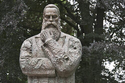 Skulptur von Friedrich Engels