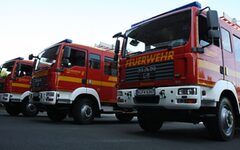 Feuerwehr-Fahrzeuge Seitenansicht