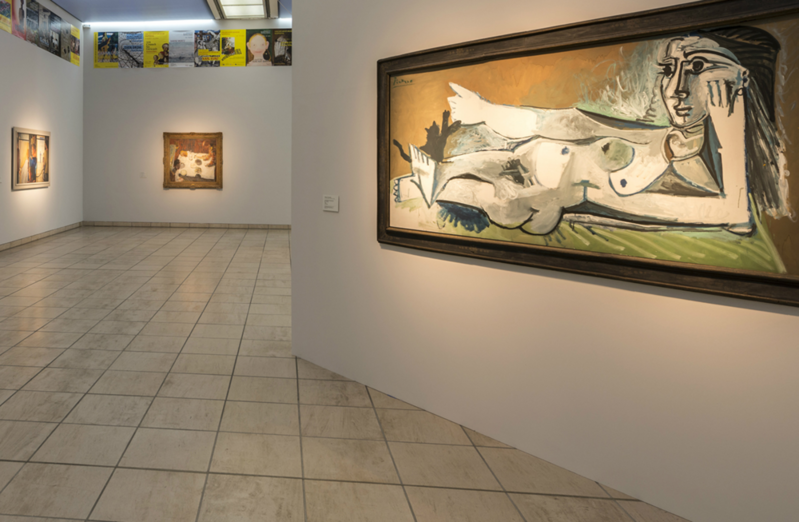 Blick in die Ausstellungsräume mit Picassos Liegender