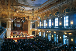 Großer Saal der Historischen Stadthalle, volles Haus, Konzert