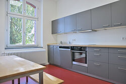 Die Küche in der umgebauten Wohnung, die jetzt für Schüler genutzt werden kann