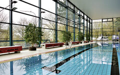 Bild zeigt Schwimmbecken im Stadtbad Uellendahl