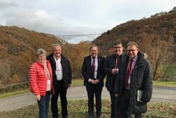 beim Besuch des Viaduc du Viaur:  Karin Birkenbeul, Axel Birkenbeul, Zimmermann, Meyer, Heinze