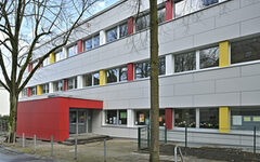 Fassade der Grundschule Alarichstraße