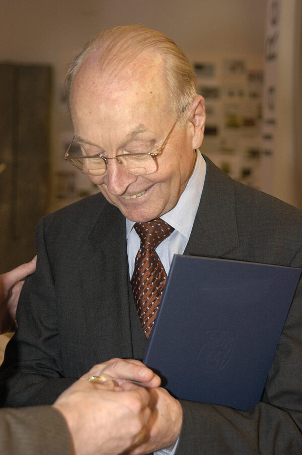 Heinz-Olof Brennscheidt erhält im Jahr 2006 den Ehrenring der Stadt Wuppertal