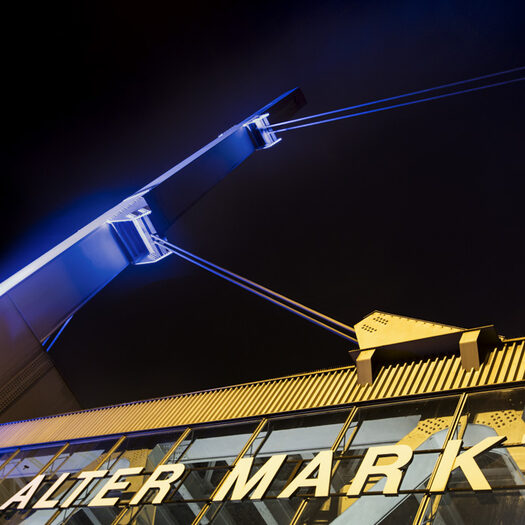 Schwebebahnstation mit Schriftzug "Alter Markt" in Barmen