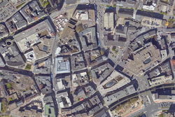 Luftbild mit Blick auf die Stadt