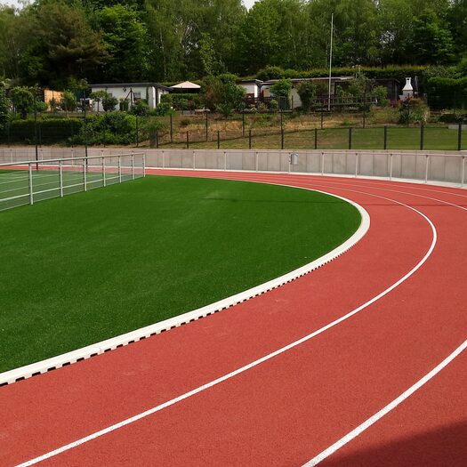 Die neue Laufbahn an der Grundstraße