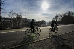 Zwei Fahrradfahrer auf der Nordbahntrasse