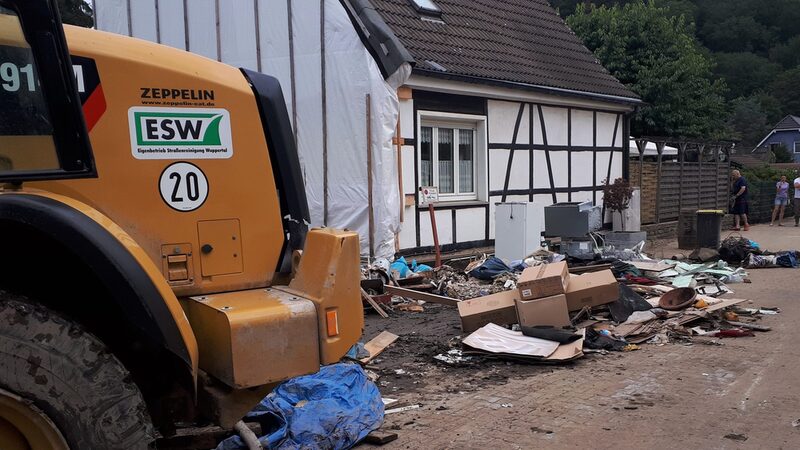 ESW mit großem gerät vor Ort