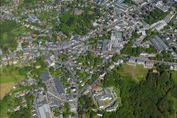 Ein Luftbild zeigt Cronenberg von oben