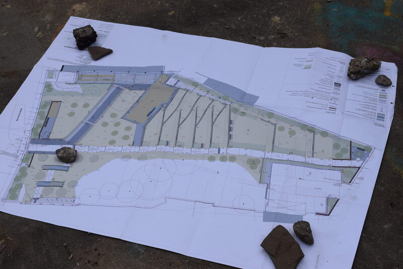 Ein Plan zeigt die terrassierte Anlage des Parks
