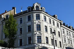 Blick auf ein Eckchaus in Elberfeld.