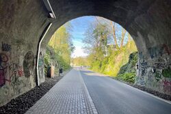 Blick auf die Nordbahntrasse aus einem Tunnel herraus