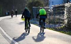 Symbolbild: Zwei Radfahrer auf der Nordbahntrasse