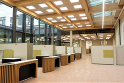 Blick in die neue Schalterhalle in der ehemaligen Bundesbahndirektion