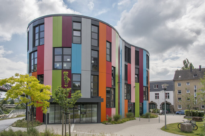 Außenansicht des Gebäudes Junior Uni