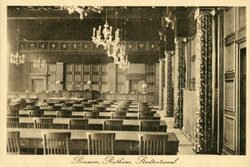 Eine Postkarte zeigt den Ratssaal im historischen Zustand